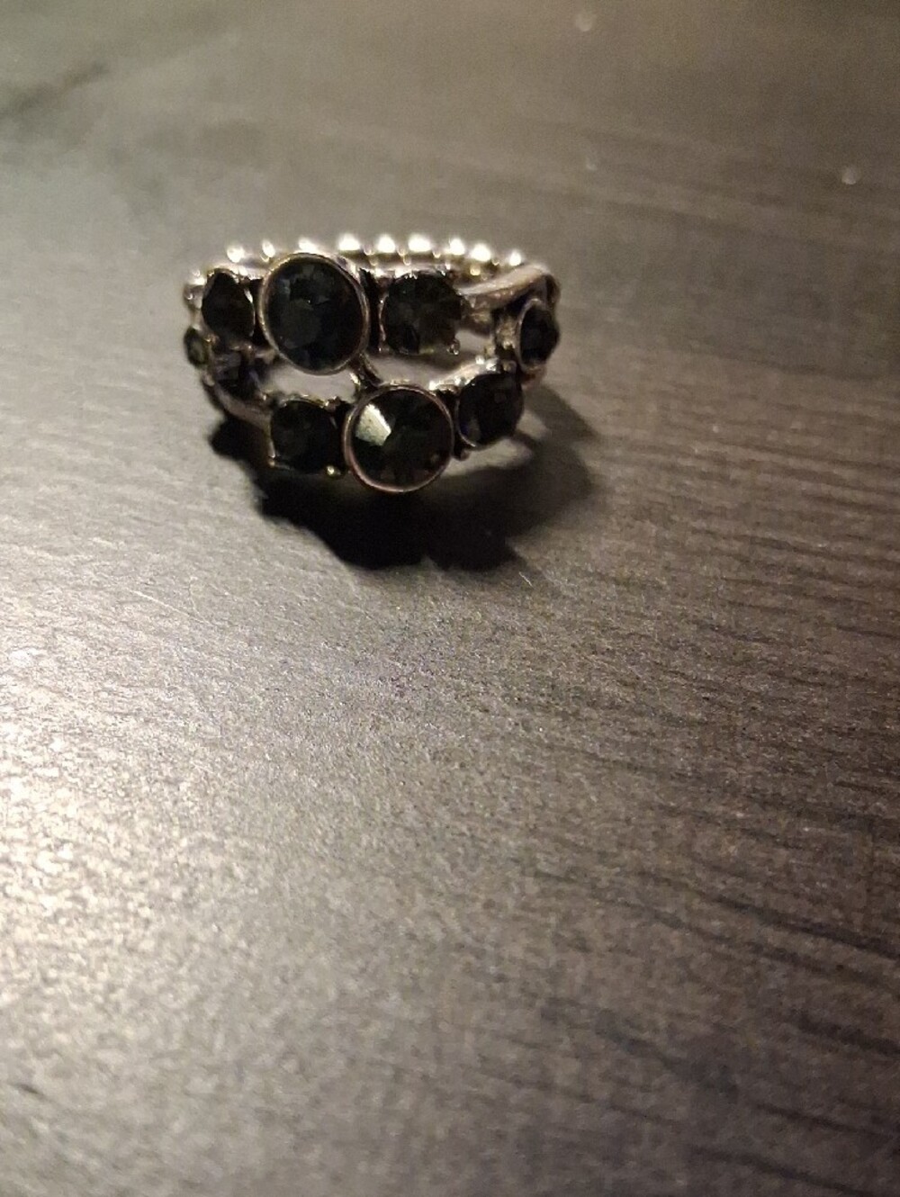 Source Unknown Silver-Tone Ring with Black Faceted Stones - Picture 3 of 7